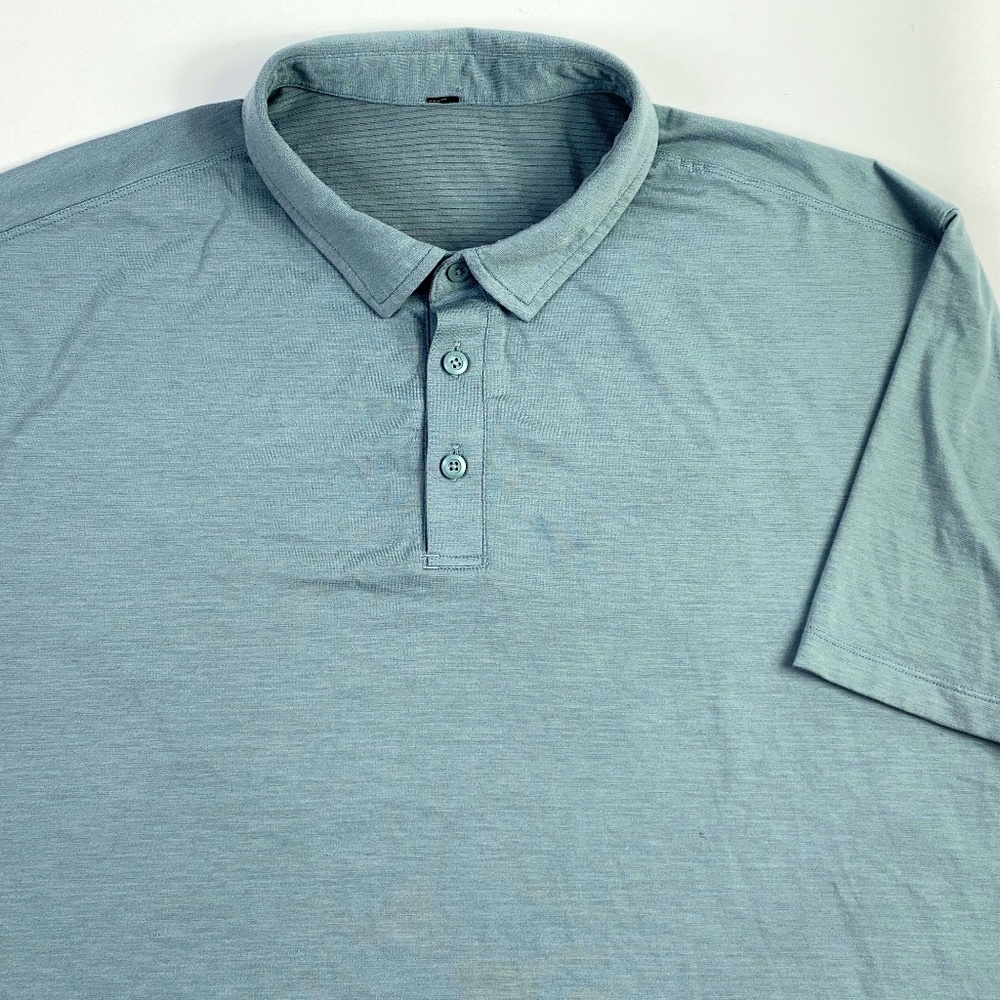 (Sold)Lululemon Athletica Short Sleeve Polo Shirt Mens Size L-XL